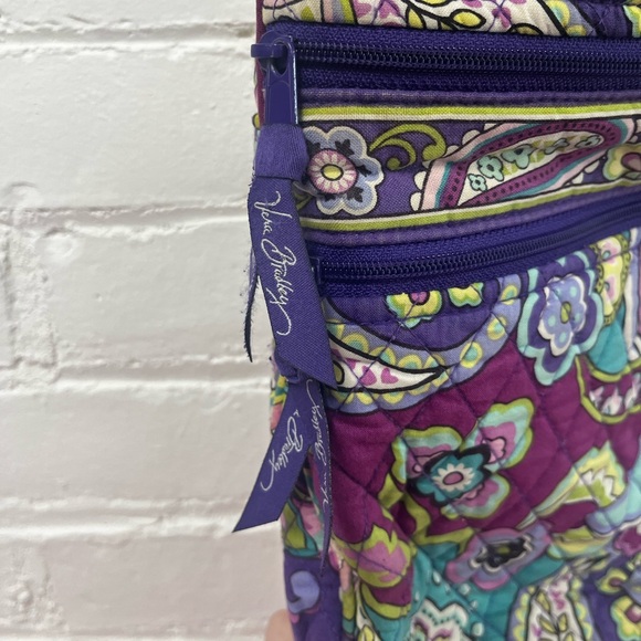 Vera Bradley Crossbody Purse – Floral Paisley Quilted Bag (Silhouette Floral) - Picture 4 of 11